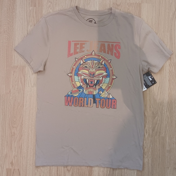 Lee World Tour Men's Short Sleeve Regular Fit Graphic T-shirt Dune Medium - Picture 1 of 5